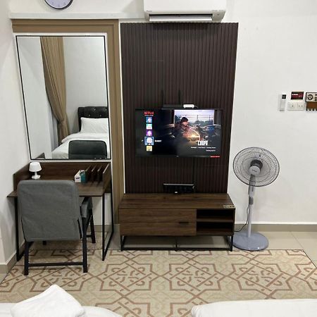 Hassma Studio Apartment At Kompleks Mutiara Gm Gua Musang Exteriör bild
