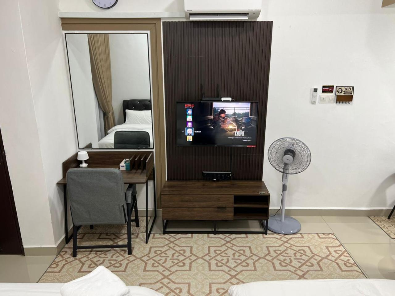 Hassma Studio Apartment At Kompleks Mutiara Gm Gua Musang Exteriör bild